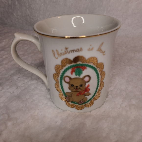 Christmas Holiday Mug "Christmas is Love" Vintage - Picture 3 of 4